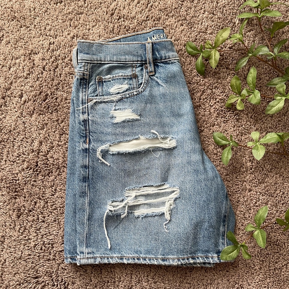 American Outfitters 90’s Boyfriend Short Long-Length